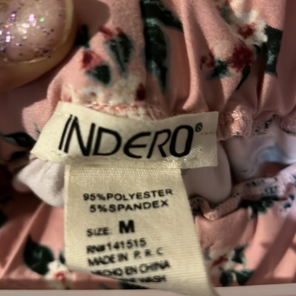 🌸💕Nwt Absolutely stunning pink floral short set with cropped swing top - Picture 5 of 7